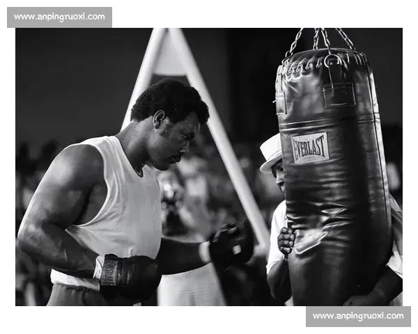 转身鞭拳:一击制敌的格斗智慧 转身鞭拳:一击制敌的格斗智慧