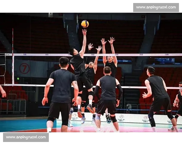 西安曲江竞技中心 1500 上演巅峰对决！中国男排鏖战土耳其男排